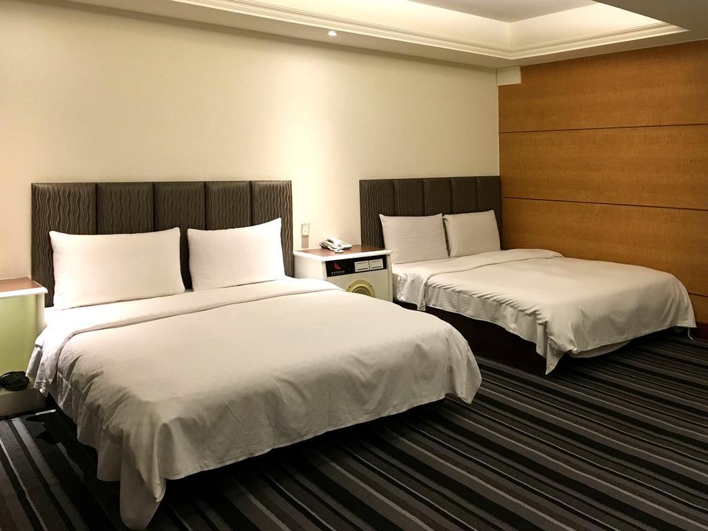 Zaw Jung Business Hotel Taichung Exterior foto